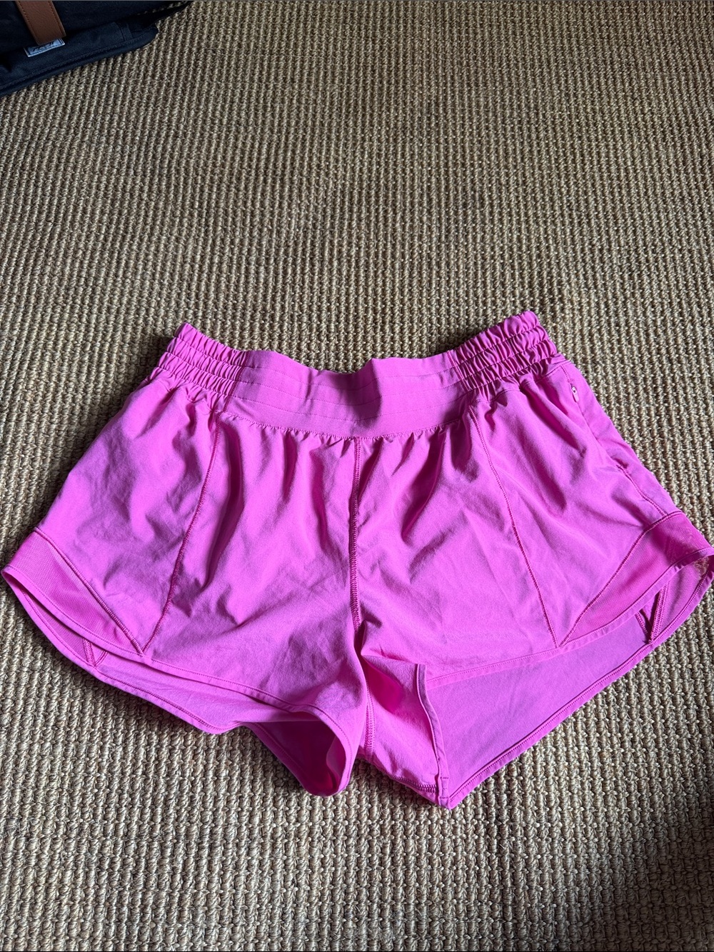 Lululemon Sonic Pink hotty hot Shorts, never worn